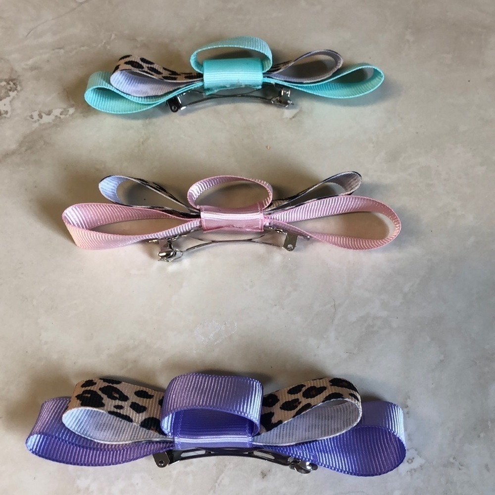 2/$15  3-Piece Animal Print Bow Barrettes | Pastel Leopard | Girls - Picture 3 of 3